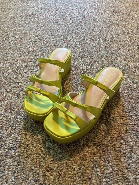 INTENTIONALLY BLANK Shoes - INTENTIONALLY BLANK Lime Green Satin Multi-Strap Bow Platform Sandals